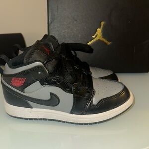 Jordan 1 Mid